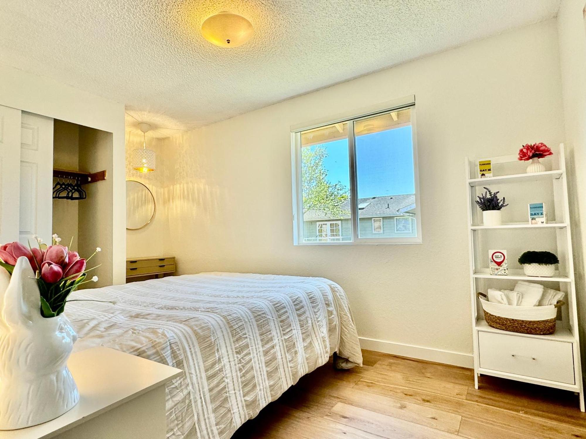 Besa Homestay Near Beach And Seatac Airport - Shared Bathroom With Max 2 Guests Des Moines Ngoại thất bức ảnh